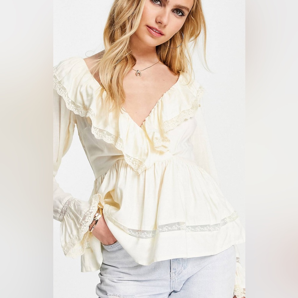 Lace ruffle top
